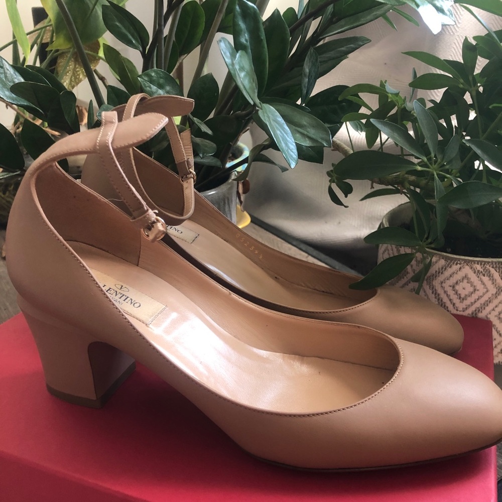COPY - Valentino Tango Nude Pumps Heels 9 / 39.5
